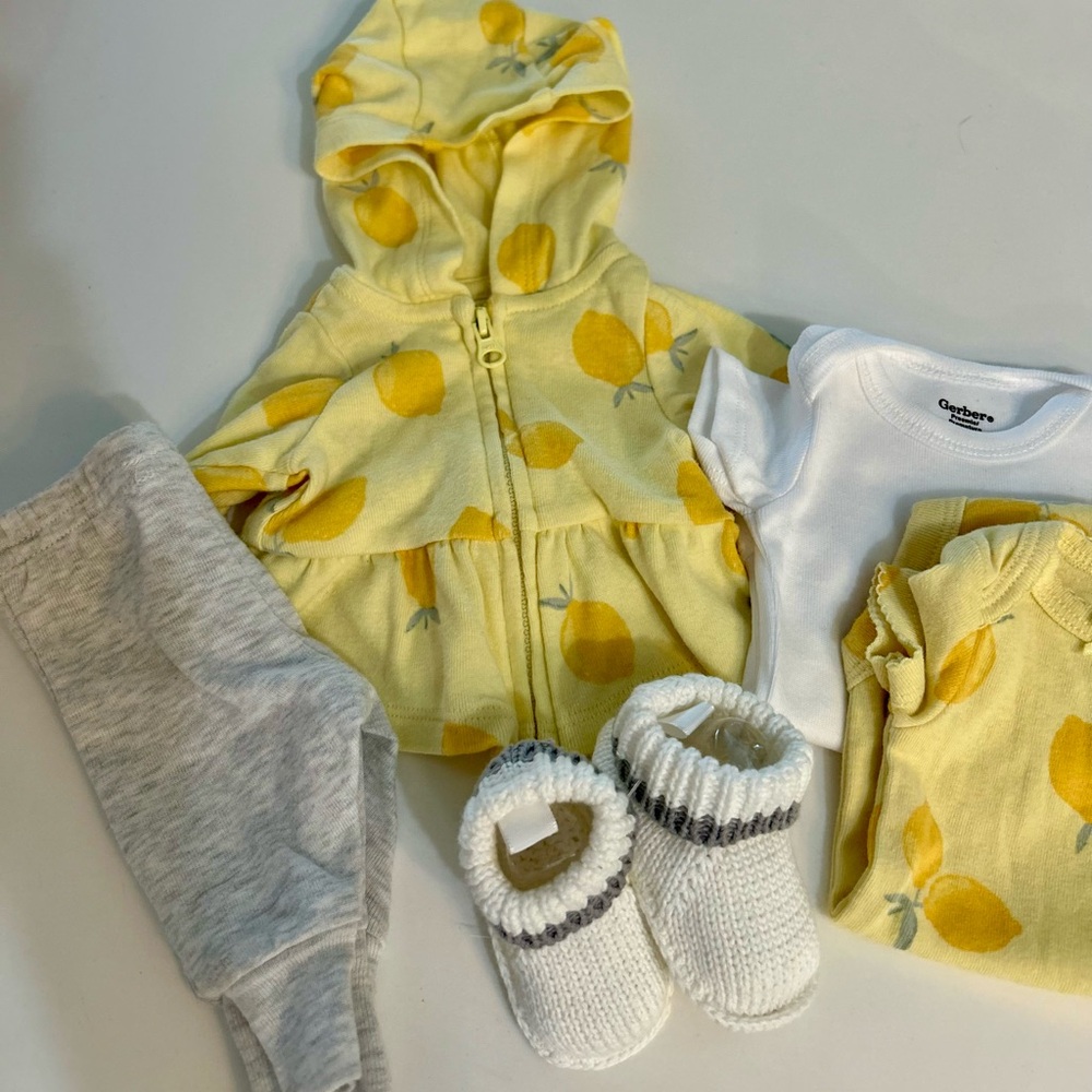 Lemon Print preemie outfit with slippers!!
